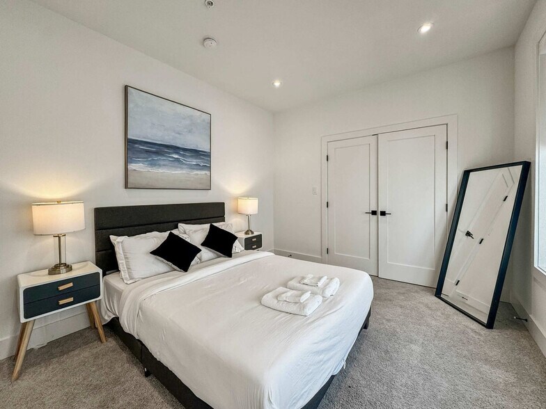 Building Photo - 1731 N Fitzhugh Ave