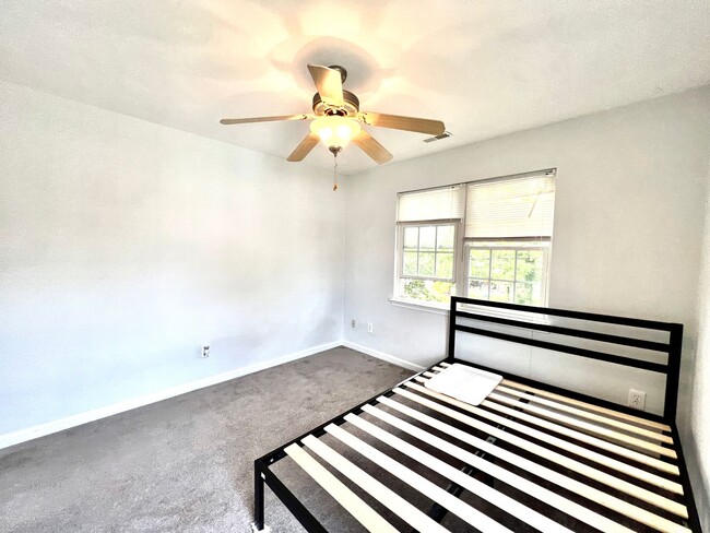 Building Photo - 4 bedroom home in Oceanview, Norfolk