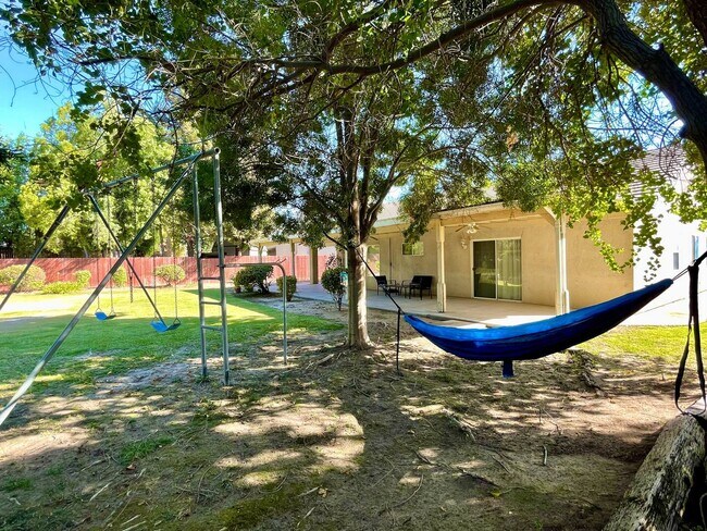 Building Photo - 5704 Charleville Ln