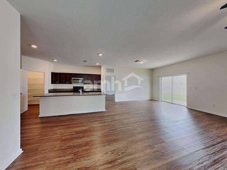 Building Photo - 8714 Layalie Way