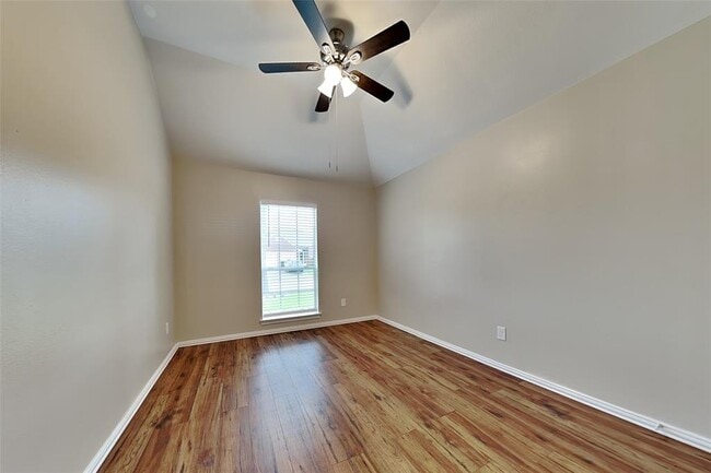 Building Photo - 3607 Kennedy Dr