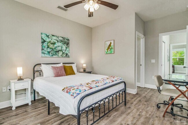 Building Photo - 1002 W Main St