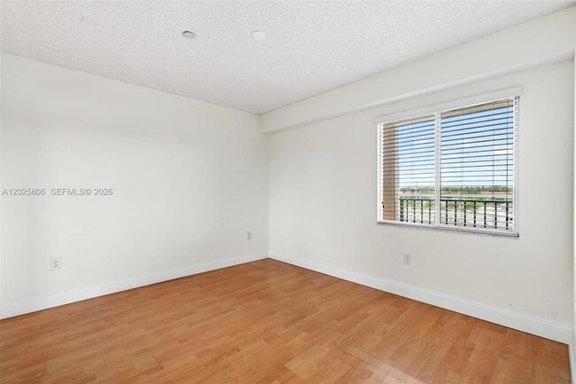 Building Photo - 1650 SW 124th Terrace