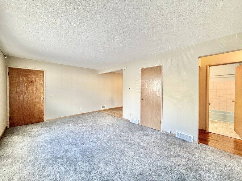 Building Photo - 625 Vera Ct