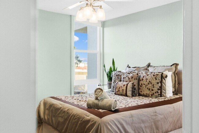 Building Photo - 3050 Rue D’Orleans