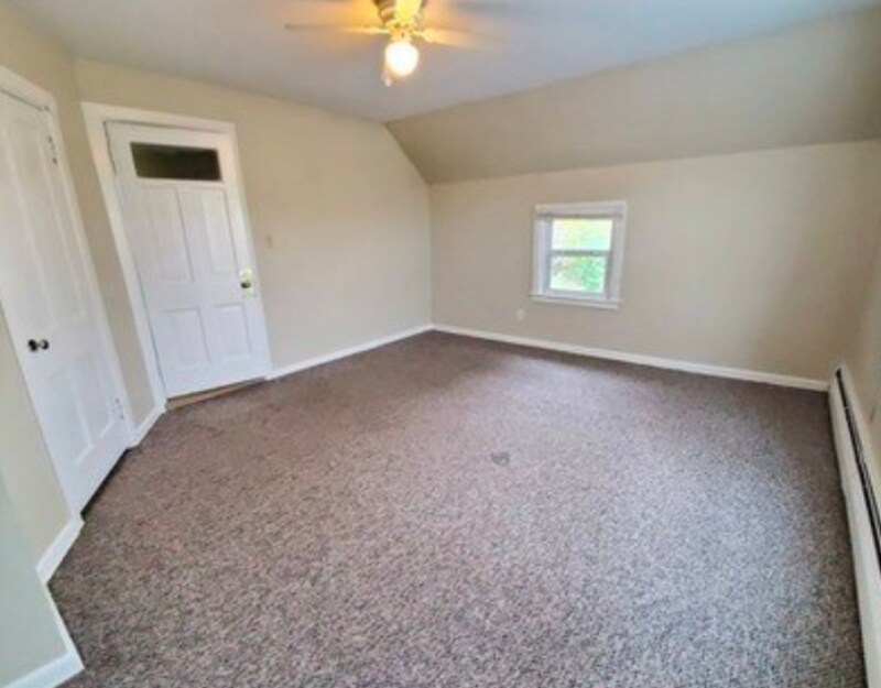 Building Photo - 627 7th Ave S