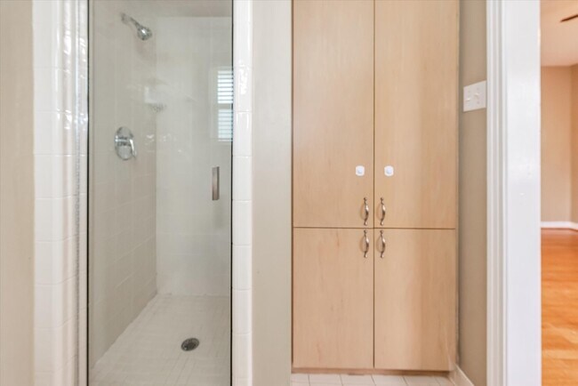 Building Photo - 5321 Pagewood Ln