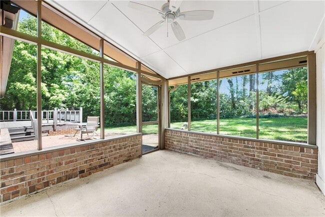 Building Photo - 2408 Pinkney Dr