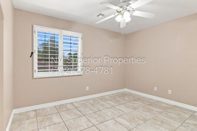 Building Photo - 3876 Waynesvill St