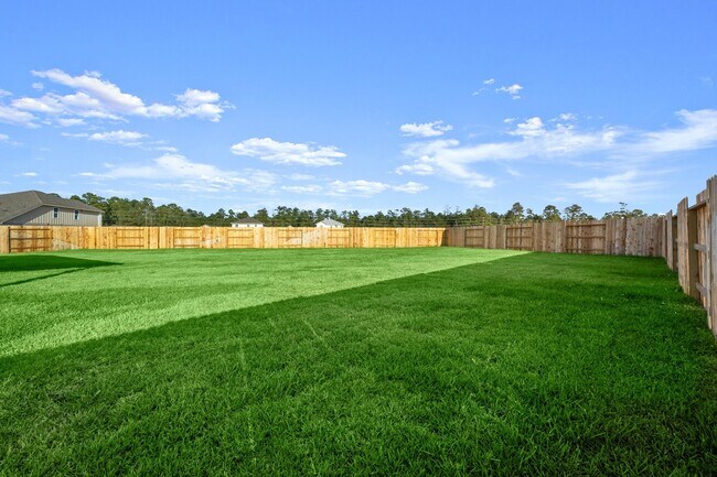 Building Photo - 16529 Breezy Knl Ct