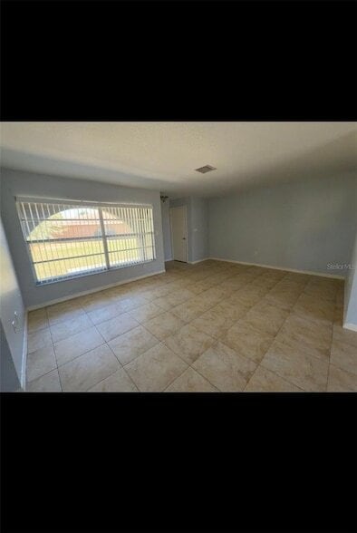 Building Photo - 327 Dundee Dr