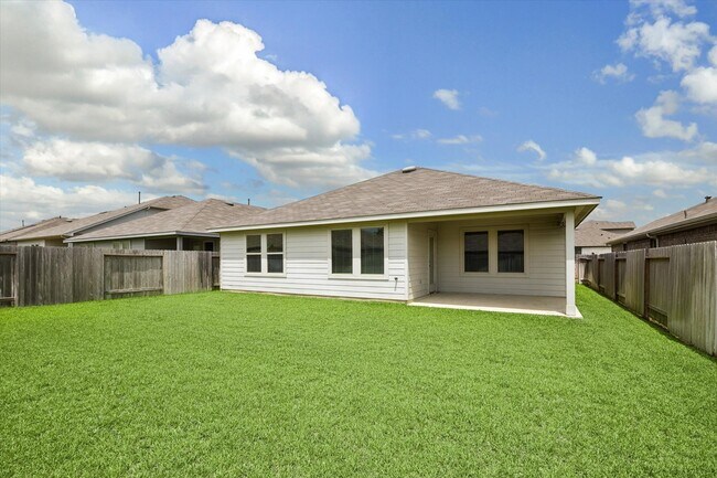 Building Photo - 40463 Gdn Hts Ln