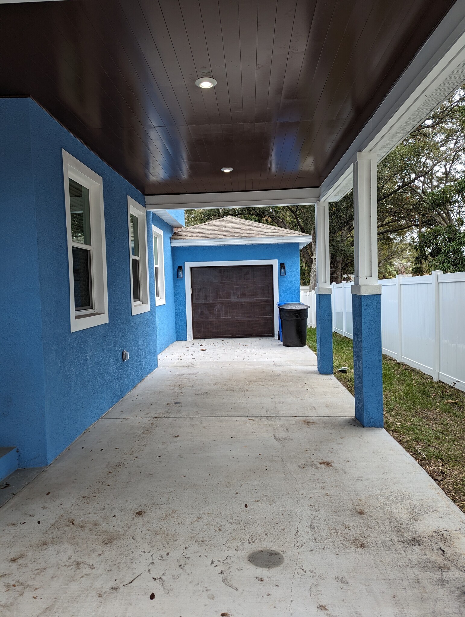 Building Photo - 2010 Seminole Blvd S