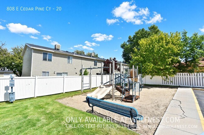 Building Photo - 808 Cedar Pine Ct