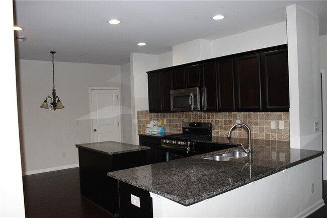 Building Photo - 4945 Ducote Trail