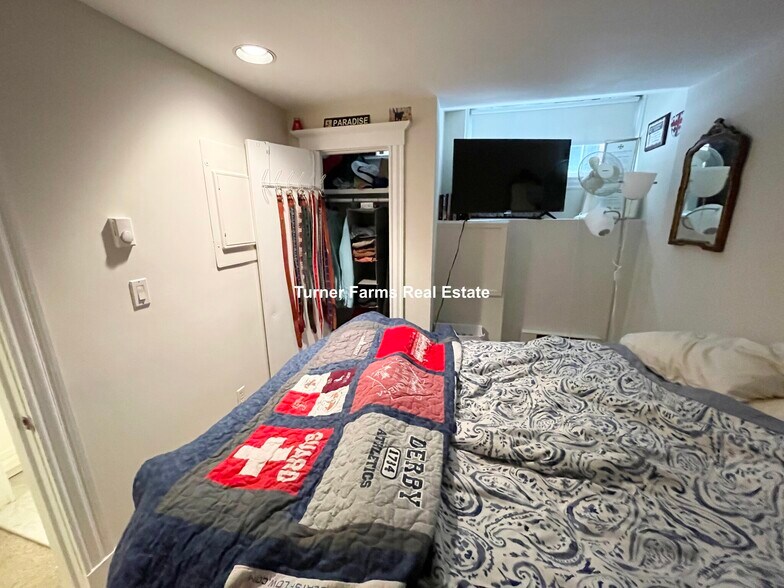 Building Photo - 16 Cedar Lane Way