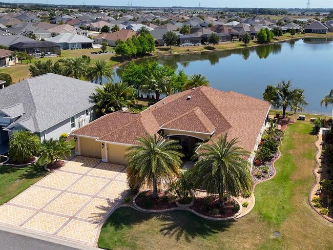 Building Photo - 4167 Victory Dr