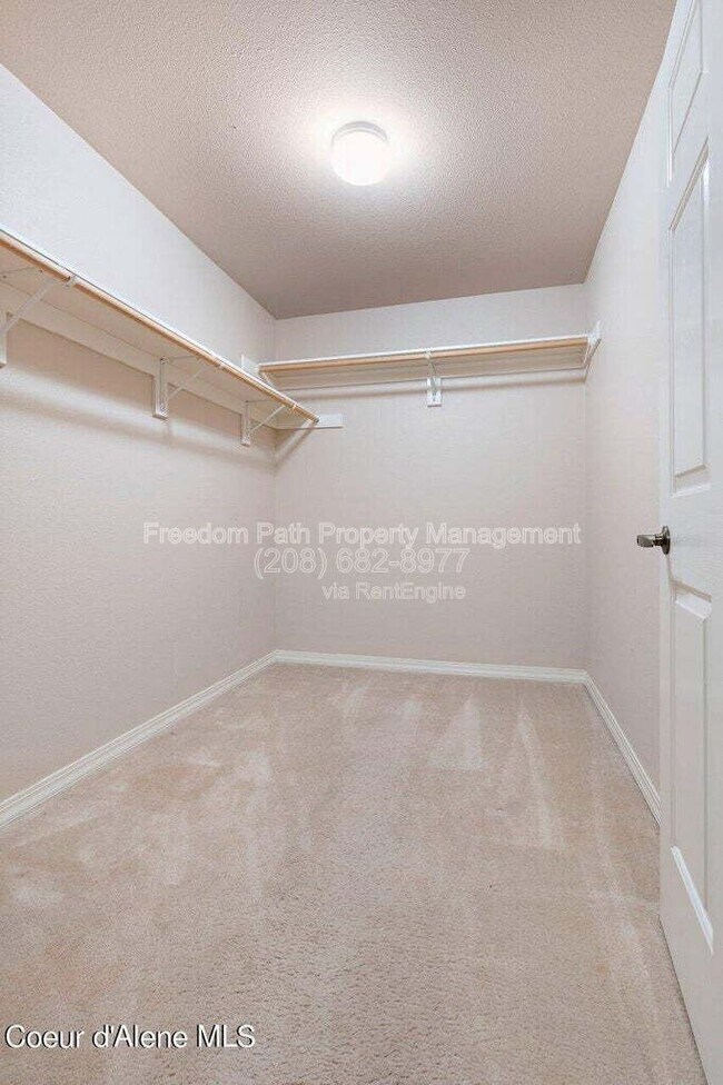 Building Photo - 310 N Promenade Loop