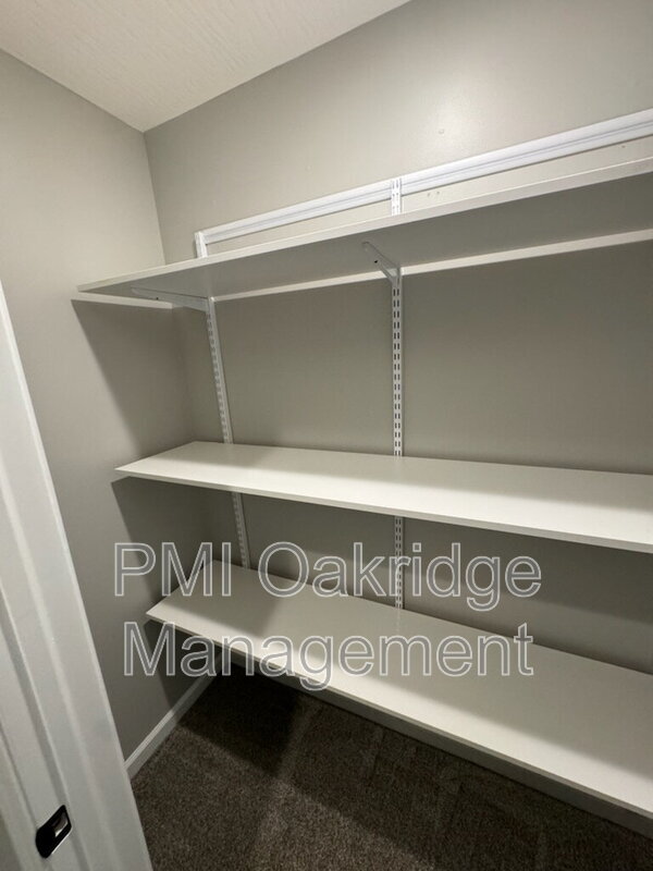 Building Photo - 205 Bruns Dr