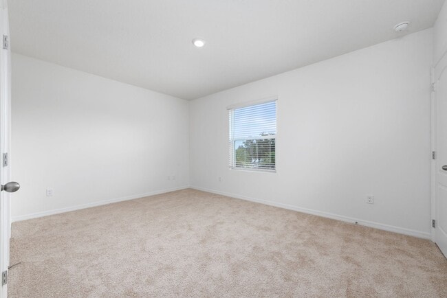 Building Photo - Nice 3/2.5 Townhouse with 1-Car Garage in Atria at Ridgewood Lakes FOR RENT !!!!