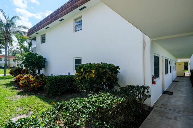 Building Photo - 1225 NW 21st St