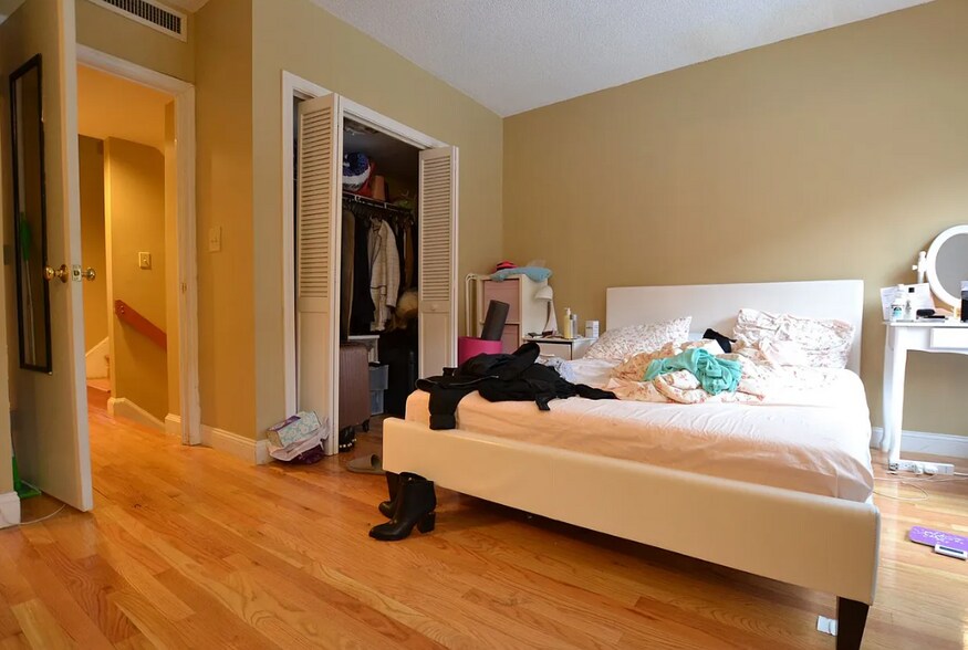 Building Photo - 85 Brainerd Rd