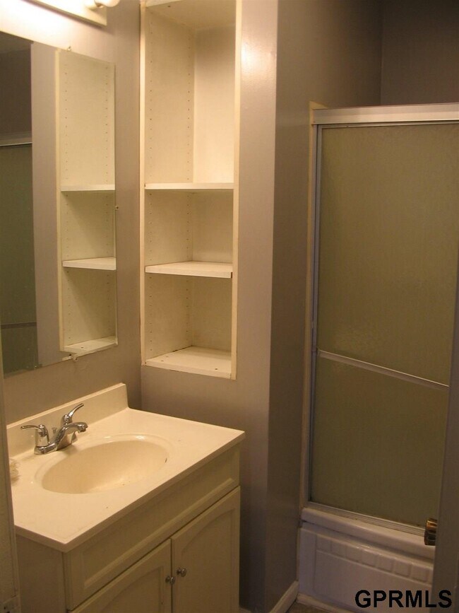 Building Photo - 313 Main St