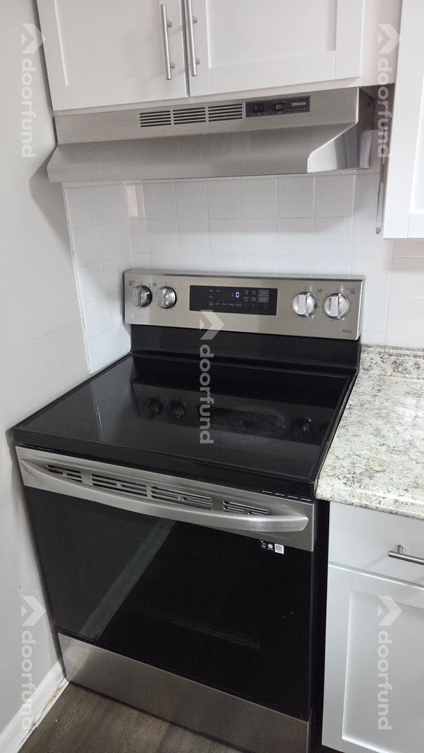 Building Photo - 208 Columbus St