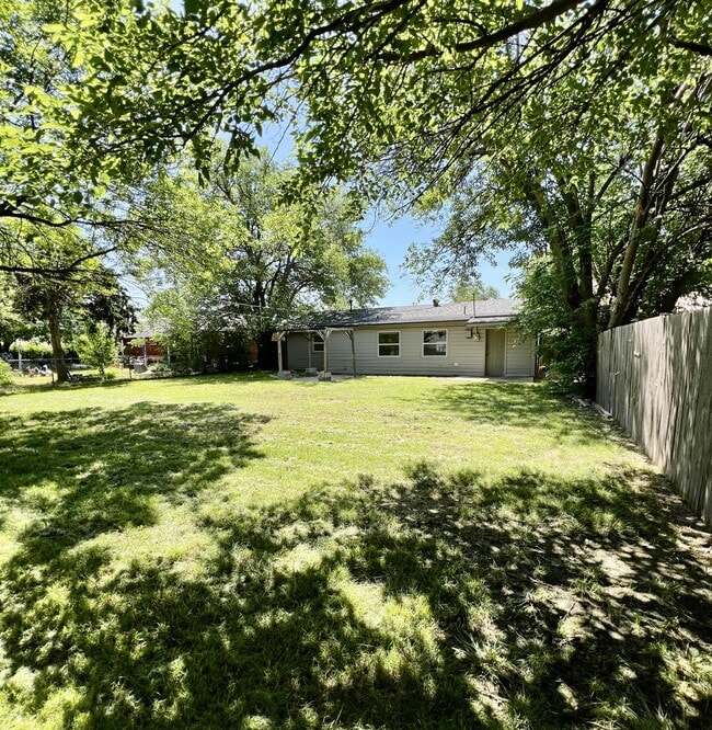 Building Photo - 703 Terry Dr