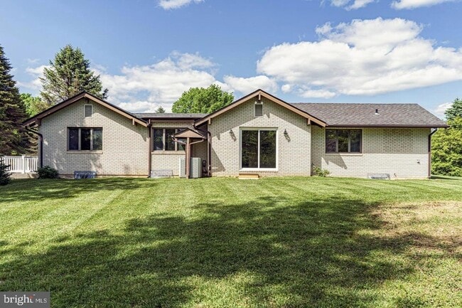 Building Photo - 5471 Harris Farm Ln