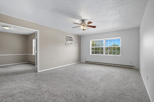 Building Photo - 1421 River View Ave