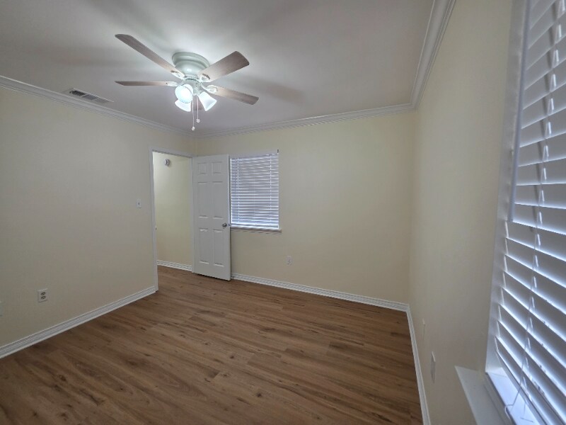 Building Photo - 4780 Pontchartrain Dr