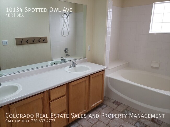 Building Photo - Highlands Ranch