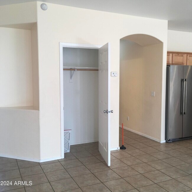 Building Photo - 2533 W Apollo Rd