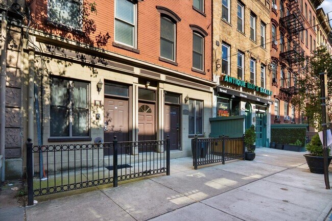 Building Photo - 120 Willow Ave
