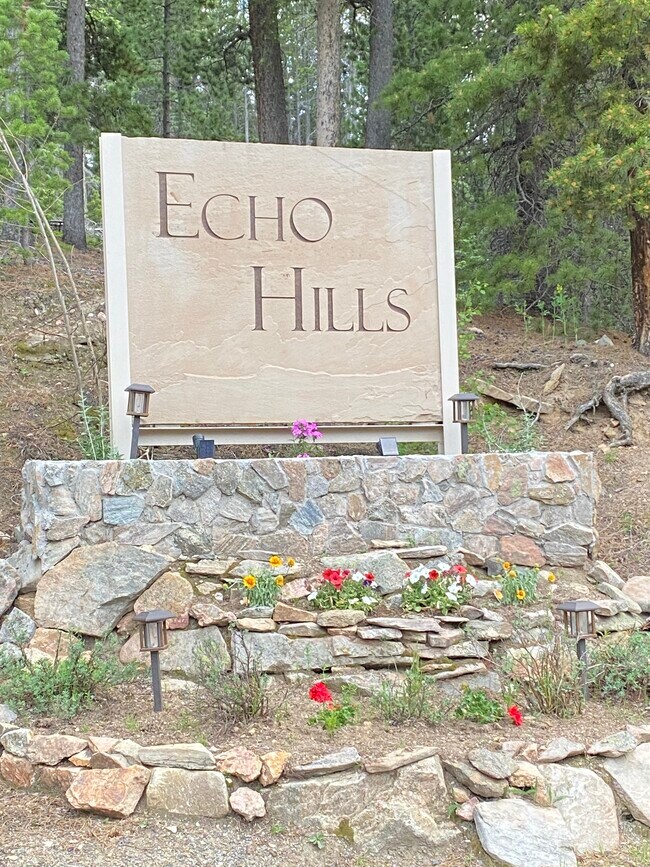 Building Photo - 28 Valley View Ln