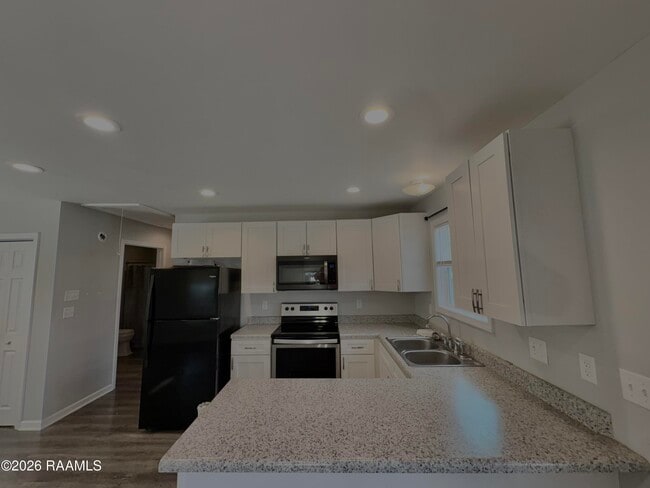 Building Photo - 113 Glenfield Dr
