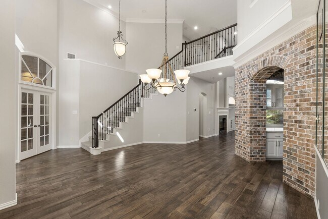 Building Photo - Magnificent Corner-Lot Retreat with Pool &...