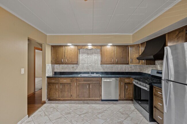 Building Photo - 1039 N Harlem Ave