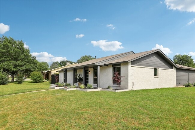 Building Photo - 12540 High Meadow Dr