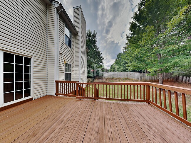 Building Photo - 240 Bonnie Woods Dr