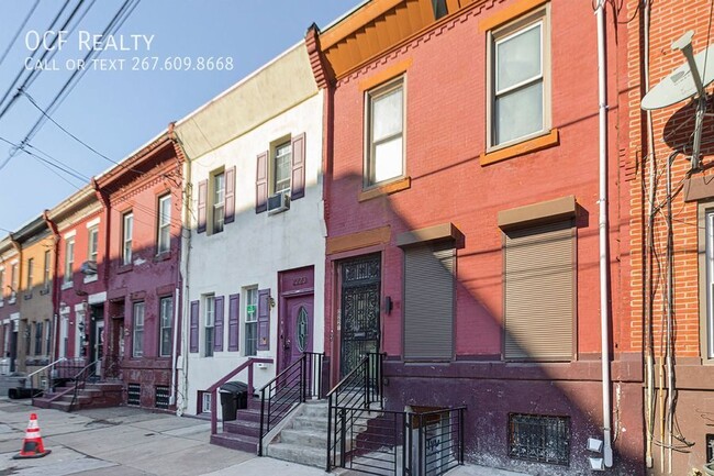 Building Photo - Point Breeze Two Bedroom Apartment