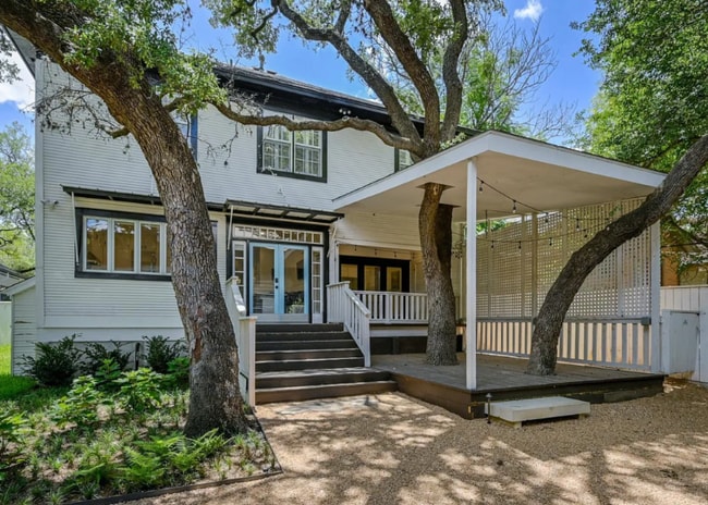 Building Photo - 1802 Brackenridge St