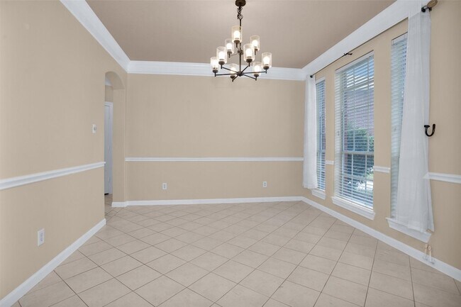 Building Photo - 1010 Maple Run Dr