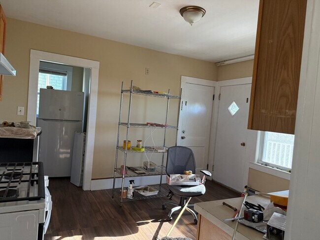 Building Photo - 17 Wales St