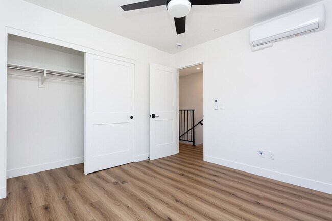 Building Photo - 2610-2612 Juan Street