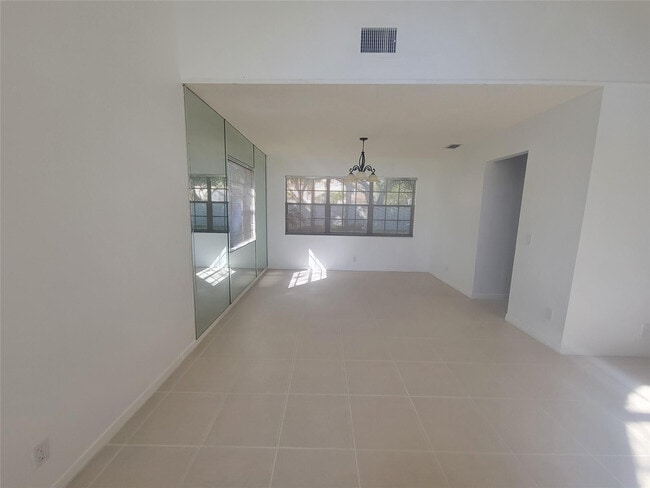 Building Photo - 1505 Harbour Side Dr