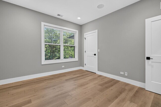 Building Photo - 240 S Brainard Ave