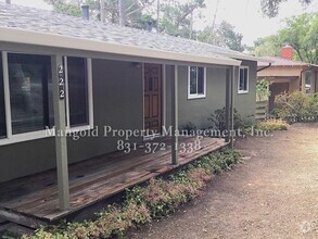 Building Photo - Comfortable 3-Bed, 2-Bath Home with Spacio...
