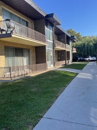 Building Photo - 9517 Mansfield Ave